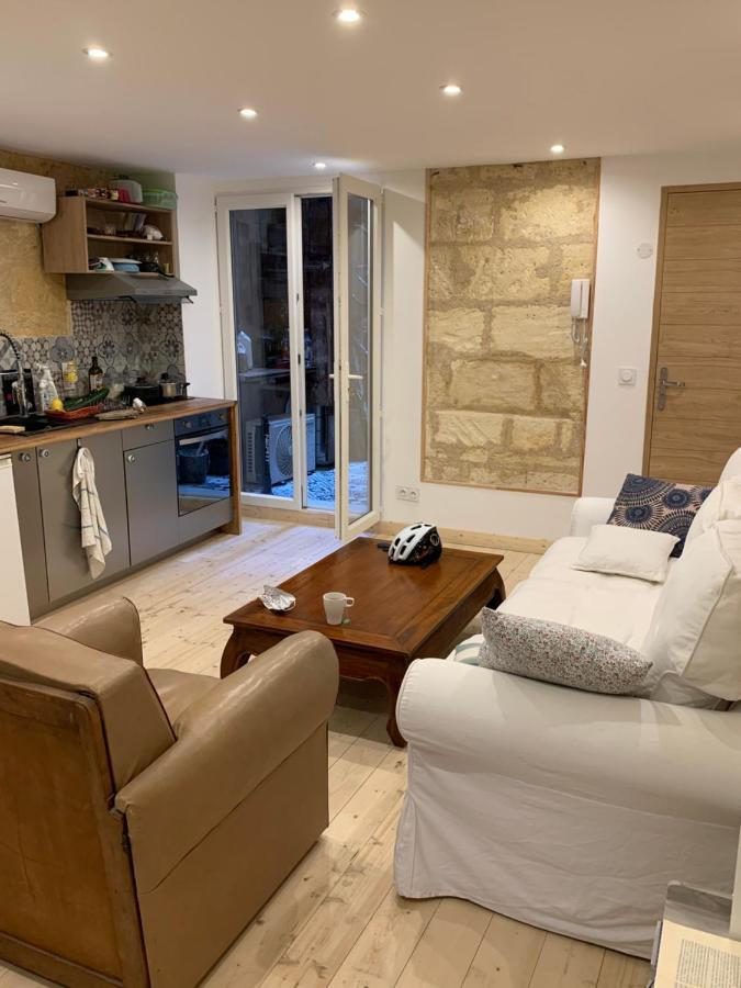 Chambre Avec Salle De Bain Et Cuisine Privee Centre Ville Historique Avec Climatisation Et Patio Bordeaux Exterior foto